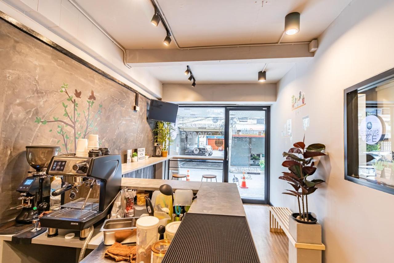 Snoozzze Hostel ใกล้รถไฟฟ้า ย่านบางรัก (Adults Only) Bangkok Zewnętrze zdjęcie
