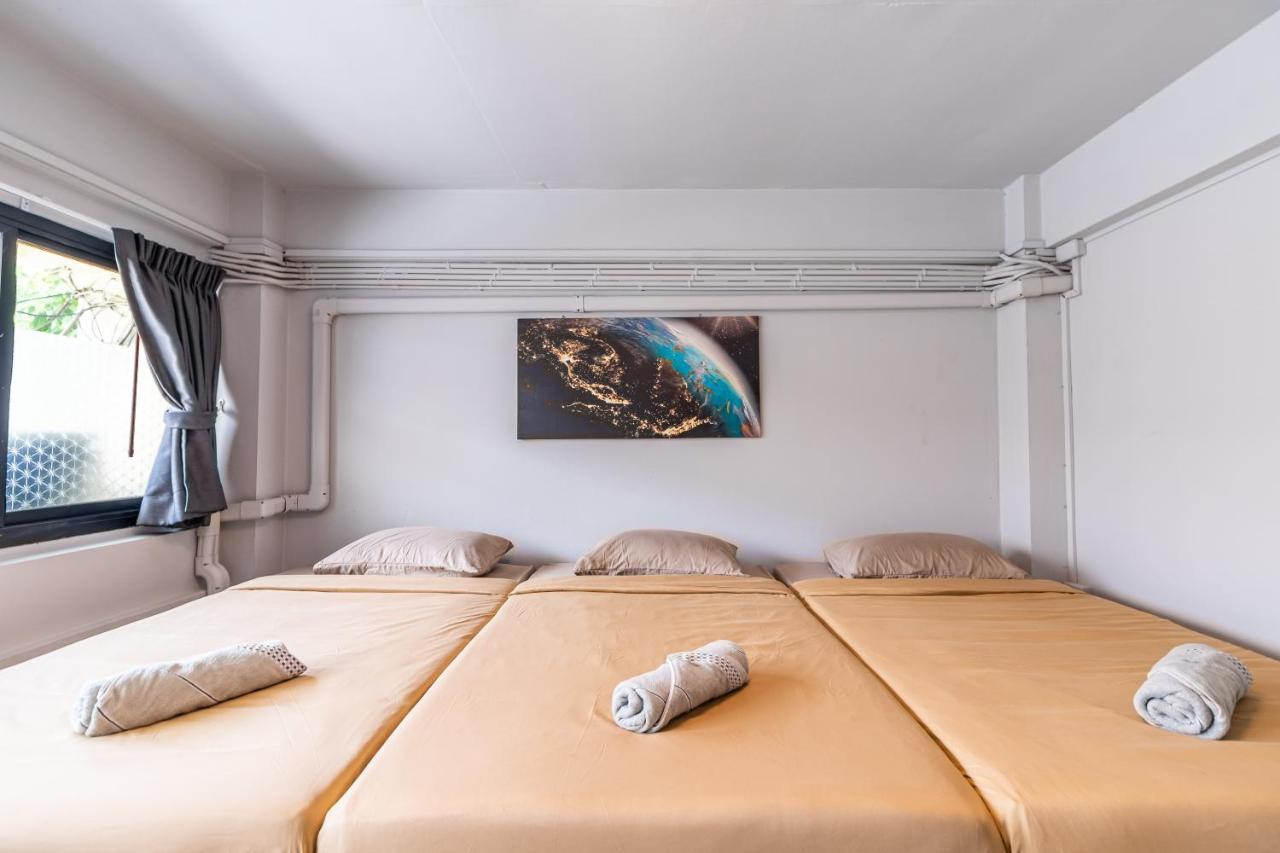 Snoozzze Hostel ใกล้รถไฟฟ้า ย่านบางรัก (Adults Only) Bangkok Zewnętrze zdjęcie