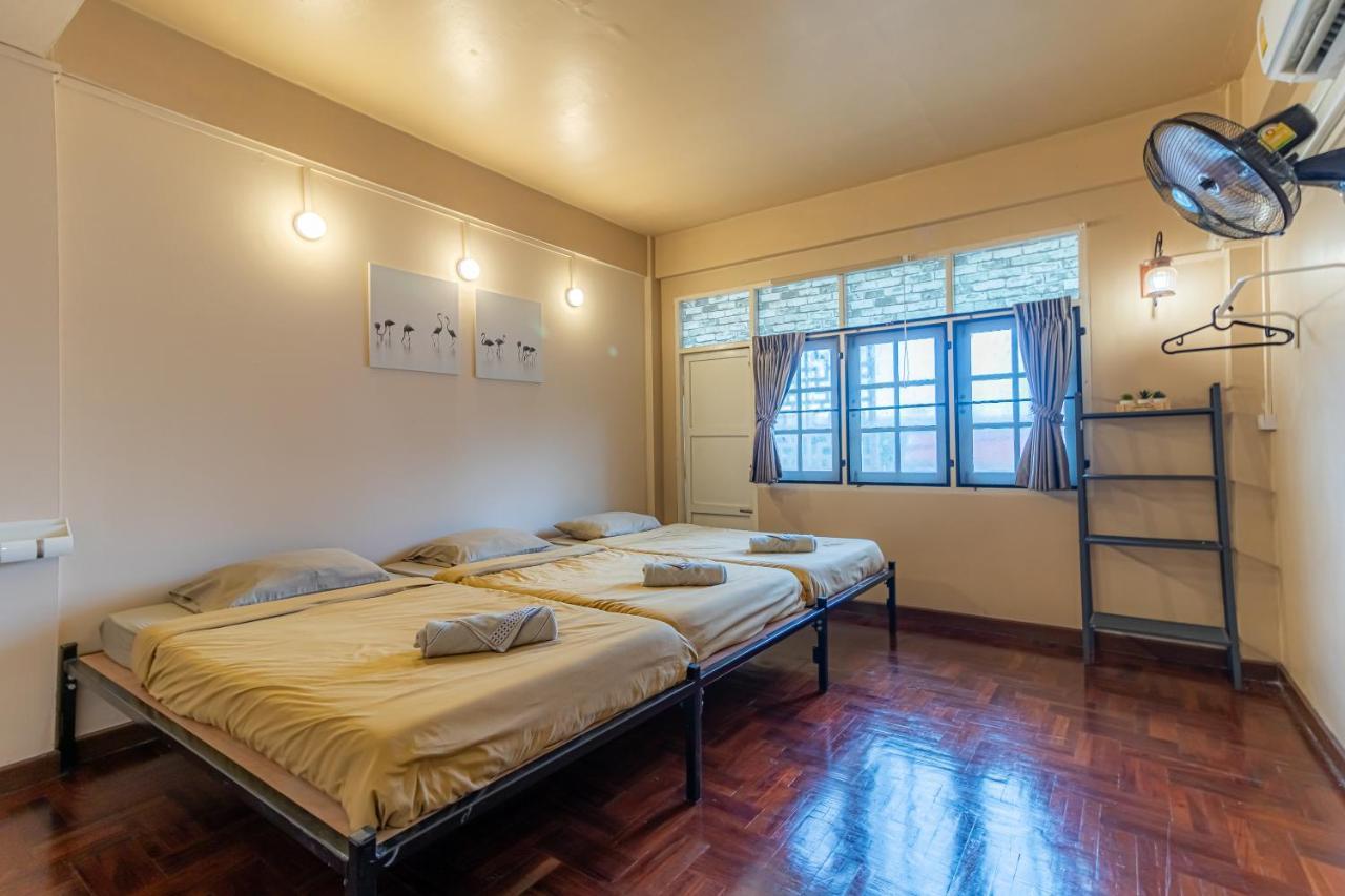 Snoozzze Hostel ใกล้รถไฟฟ้า ย่านบางรัก (Adults Only) Bangkok Zewnętrze zdjęcie