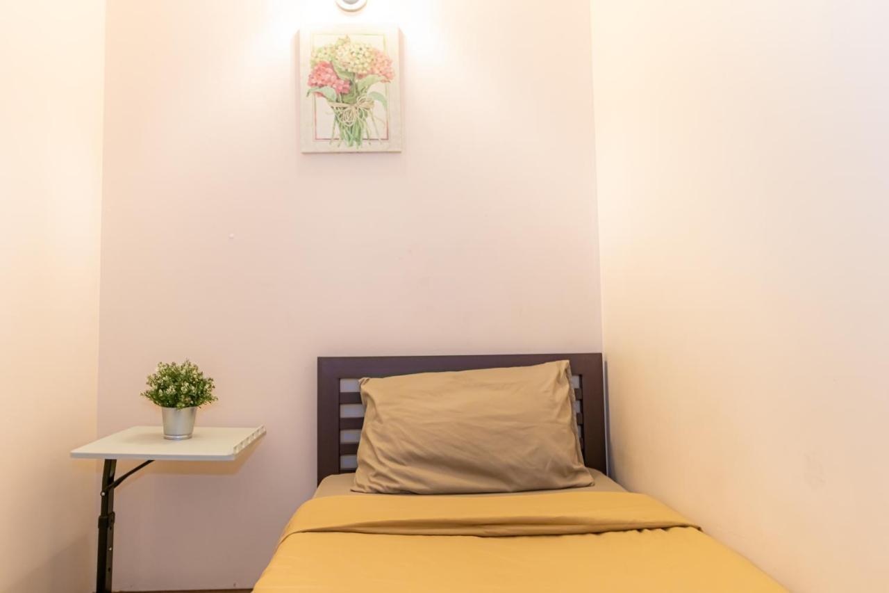 Snoozzze Hostel ใกล้รถไฟฟ้า ย่านบางรัก (Adults Only) Bangkok Zewnętrze zdjęcie
