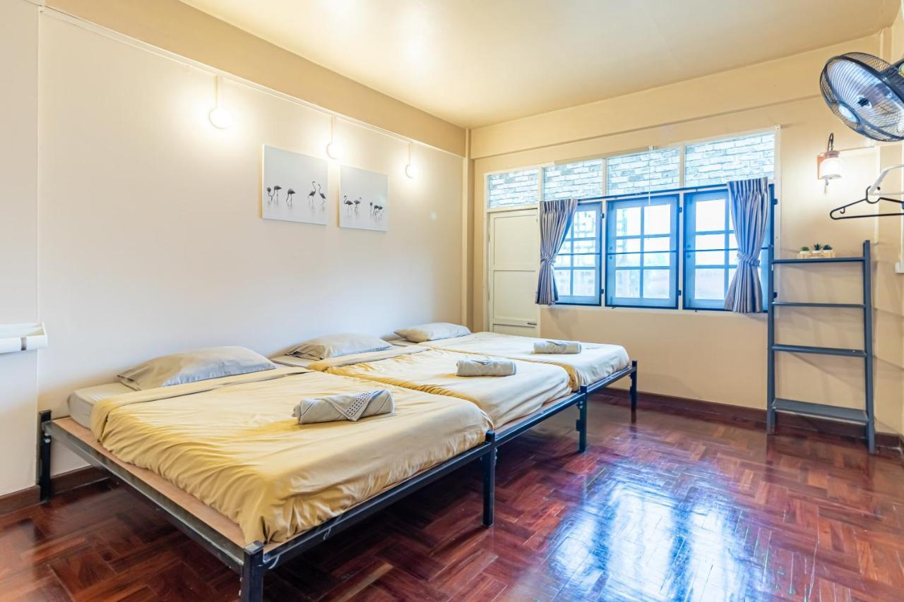Snoozzze Hostel ใกล้รถไฟฟ้า ย่านบางรัก (Adults Only) Bangkok Zewnętrze zdjęcie