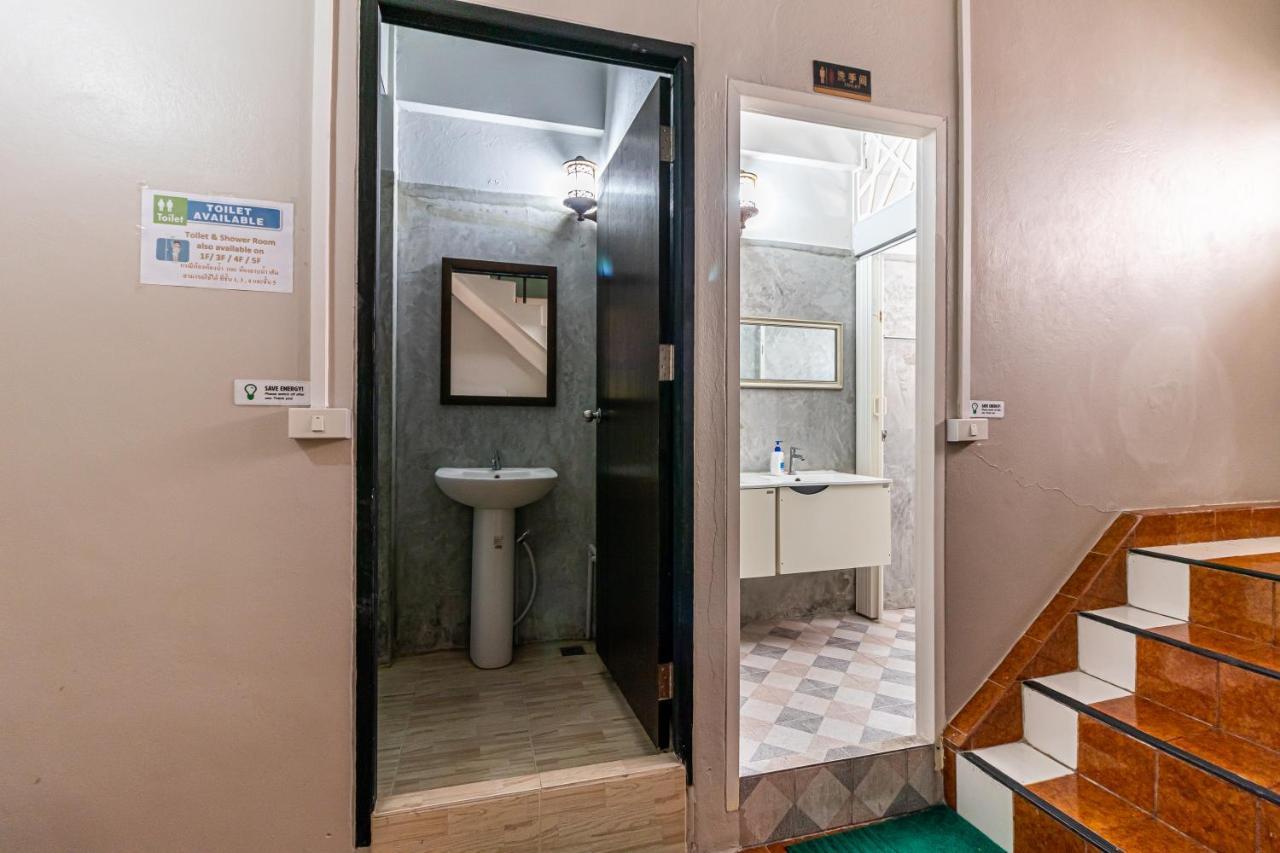Snoozzze Hostel ใกล้รถไฟฟ้า ย่านบางรัก (Adults Only) Bangkok Zewnętrze zdjęcie